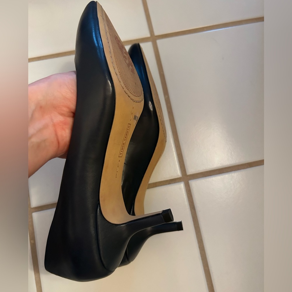 Womens leather navy blue Vince Camuto, size 8 - Picture 7 of 7